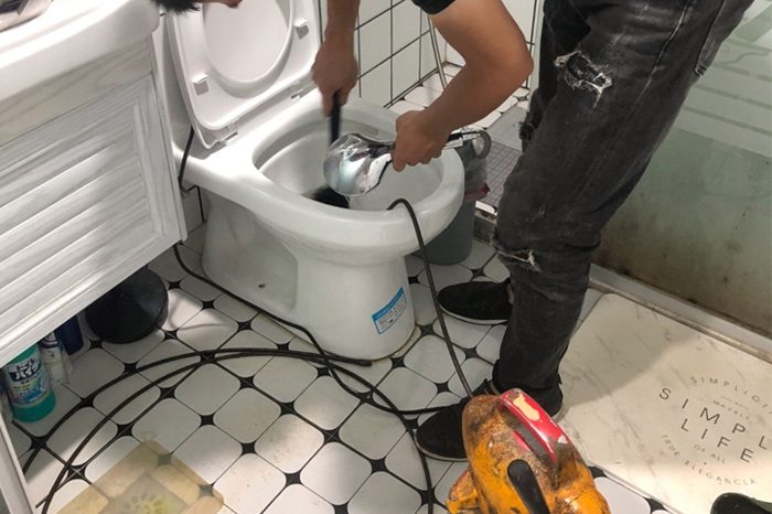 赛罕马桶堵塞自己疏通还是找师傅?专业上门服务让你省时更省心